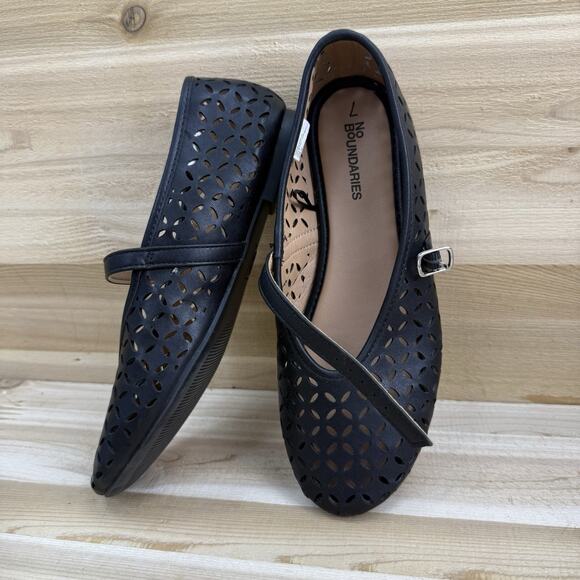No Boundaries Shoes - No Boundaries Slippers/Flats Women’s Size 7
